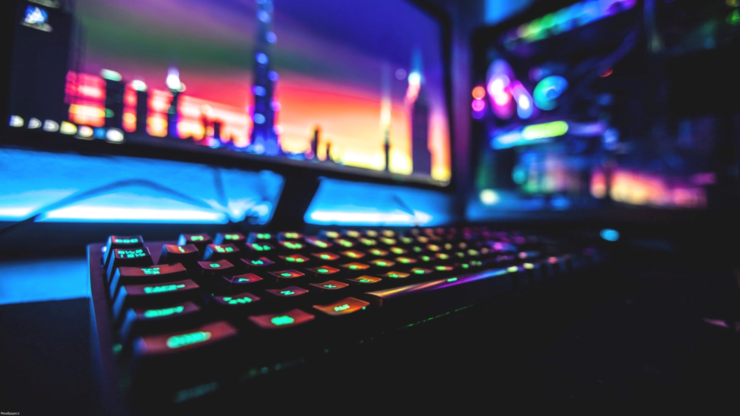 عکس باکیفیت 4k از سیستم گیمینگ و rgb scaled